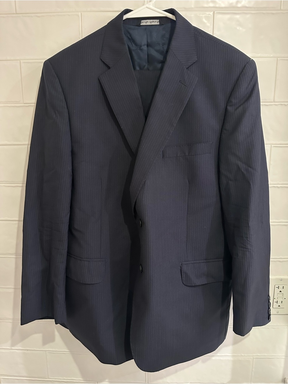 Ermenegildo Zegna Cool Effect Wool 2 Pc Suit Size 44S Italy Navy Blue Pinstriped
